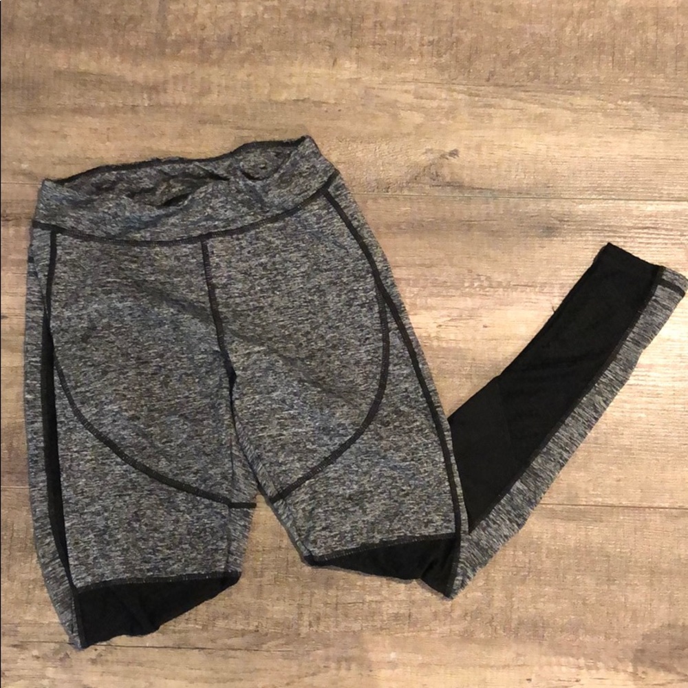 3/$10 Therapy workout leggings